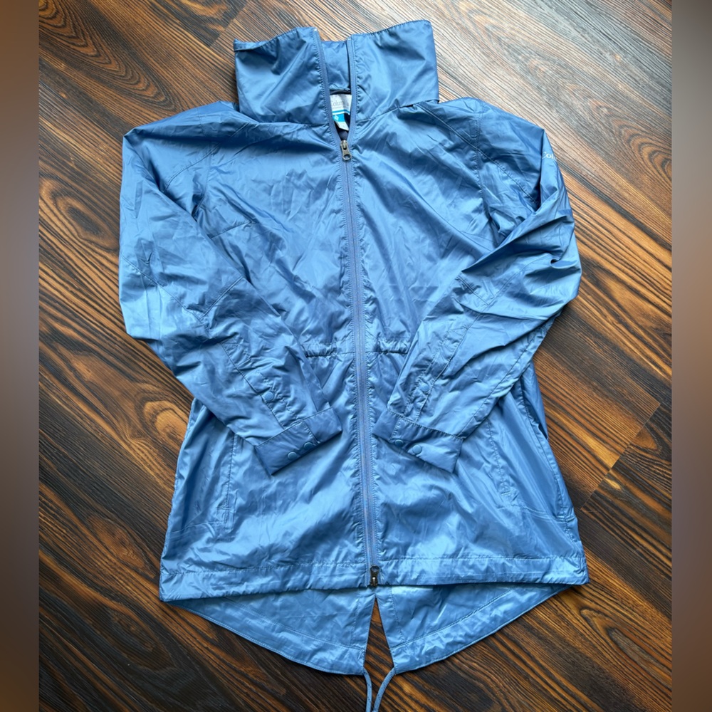COLUMBIA Women’s Isabella Lake Long Lined Wind breaker